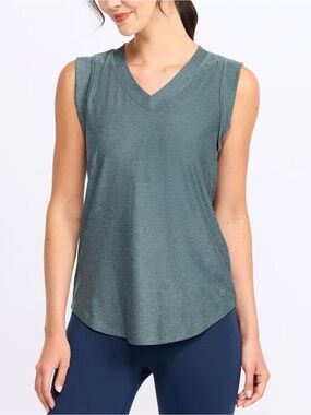 WE WANDER WeFlex V-Neck Tunic Tank Grey Medium NWT STITCH FIX